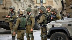 الاحتلال يعتقل أسيرا محررا من الخضر