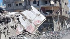 أثار الدمار التي خلفها الاحتلال في مناطق شارع صلاح الدين وشارع العشرين شرق مخيم النصيرات وسط قطاع غزة.