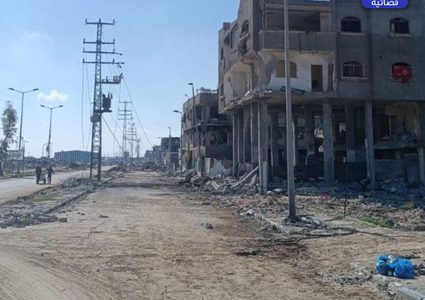 الدمار الذي خلفه الاحتلال في شارع صلاح الدين وشارع العشرين بمخيم النصيرات في غزة