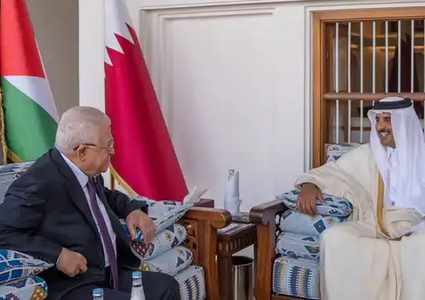 الرئيس محمود عباس وأمير قطر يبحثان الأوضاع بغزة