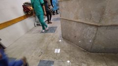 مياه الصرف الصحي تتسرب إلى قسم الطوارئ في مجمع ناصر الطبي جراء تدمير جيش الاحتلال للبنية التحتية