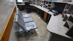 مياه الصرف الصحي تتسرب إلى قسم الطوارئ في مجمع ناصر الطبي جراء تدمير جيش الاحتلال للبنية التحتية