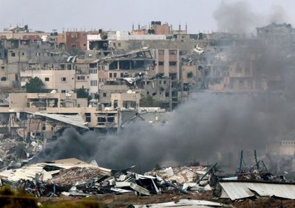 شهيدان بينهما طفل خلال قصف الاحتلال مناطق في خان يونس