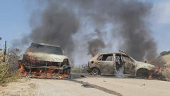 مستوطنون يهاجمون مركبات المواطنين قرب أم صفا شمال غرب رام الله