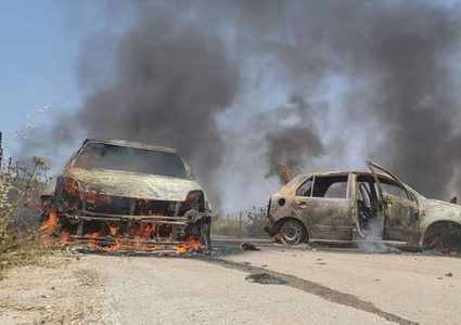 مستوطنون يهاجمون مركبات المواطنين قرب أم صفا شمال غرب رام الله