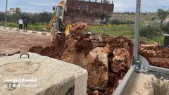 الاحتلال يعيد فتح مدخل بلدة قصرة جنوب نابلس المغلق منذ ما يقارب الشهرين، تمهيدًا لوضع بوابة حديدية.