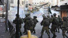 إصابة 5 شبان بالرصاص الحي والعشرات بـ"المطاط" في بيت أمر