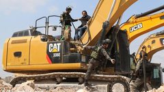 الاحتلال يستولي على معدات بناء غرب سلفيت