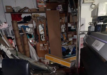 الاحتلال يدمر محتويات مطبعتين وسط رام الله ومخرطة في بيتونيا