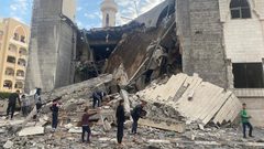 آثار الدمار بمسجد مدينة حمد ومحيطه غرب خانيونس بعد قصف الاحتلال