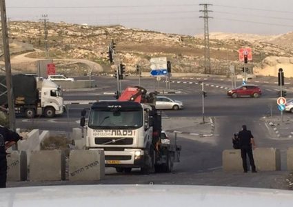 الاحتلال يغلق الشارع الرئيسي في حوسان