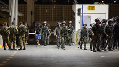 وسط اندلاع مواجهات في المخيم الاحتلال حاجزي الزعيم وشعفاط