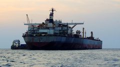 تعرض سفينة لهجوم صاروخي قبالة سواحل اليمن