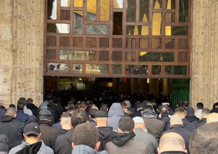 25 ألفا يؤدون صلاة الجمعة في المسجد الأقصى