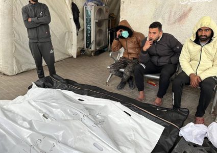 استشهاد ثلاثة مرضى في مجمع ناصر الطبي في خان يونس