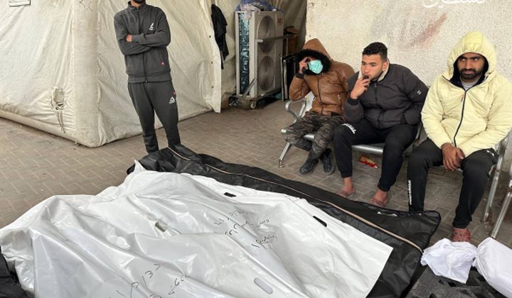 استشهاد ثلاثة مرضى في مجمع ناصر الطبي في خان يونس