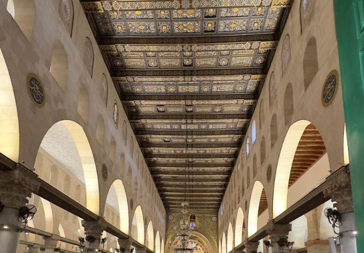 25 ألفا يؤدون صلاة الجمعة في المسجد الأقصى