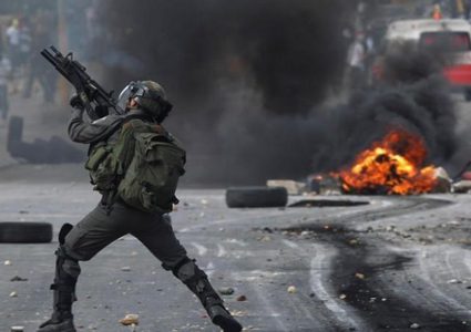 إصابة شاب برصاص الاحتلال في مواجهات بمخيم شعفاط