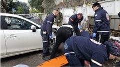 مستوطنون ينصبون حاجزا ويعتدون على ثلاثة شبان في عصيرة القبلية