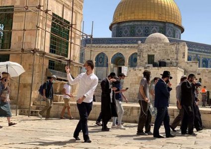 عشرات المستوطنين يقتحمون المسجد الأقصى