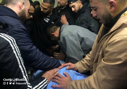 بالصور: جانب من وداع الشهيد أنس دويكات الذي ارتقى برصاص الاحتلال  شرق نابلس