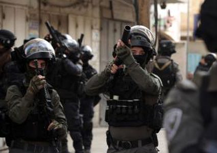 الاحتلال يأخذ قياسات منزل عائلة جمجوم في شعفاط تمهيدا لهدمه