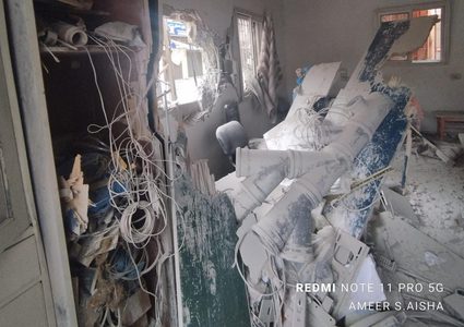 الهلال الأحمر: مدفعية الاحتلال تقصف الطابق الثالث من مستشفى الأمل في خانيونس.