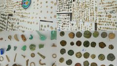 الشرطة تحبط محاولة تهريب كمية كبيرة من القطع الأثرية في طولكرم