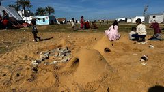 غارات واشتباكات في قطاع غزة والولايات المتحدة تلوح بالفيتو "الثالث"