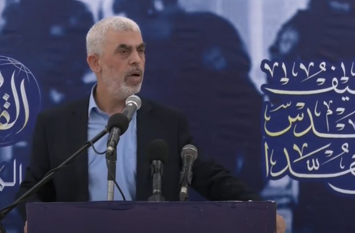 جيش الاحتلال ينفي تقريرا عن علمه بخروج السنوار من غزة