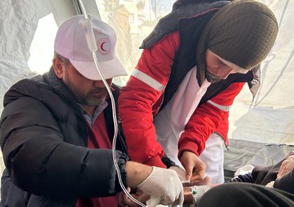 مسعفة وأم في خان يونس.. التراجع والاستسلام يعني الموت