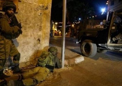 الخليل: الاحتلال يقتحم بلدتي بيت أمر وبني نعيم