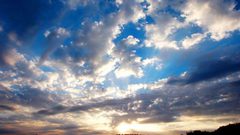 الطقس: أجواء غائمة جزئيا ويطرأ ارتفاع طفيف آخر على درجات الحرارة