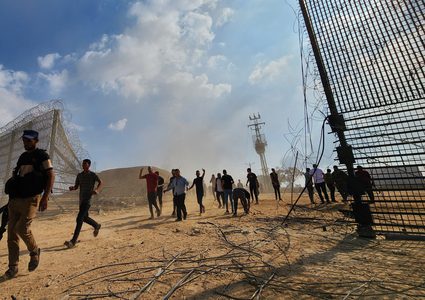 إعلام الاحتلال يزعم العثور على وثائق تثبت دعم حزب الله لطوفان الأقصى