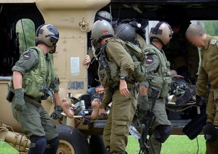 الاحتلال يعلن مقتل جندي وإصابة 3 آخرين في غزة