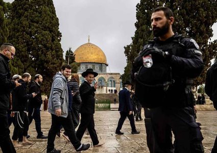 عشرات المستوطنين يقتحمون المسجد الأقصى