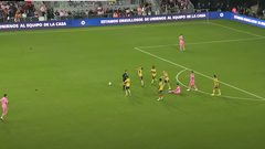 ميسي يبتكر مراوغة لاعب مصاب