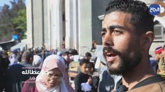 بائع ورود فلسطيني يمنح النازح في رفح الأمل والتفاؤل والرائحة الزكية