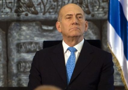 أولمرت: هدف "عصابة" نتنياهو "تطهير" الضفة من الفلسطينيين