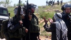 الاحتلال يمنع المزارعين من العمل بأراضيهم في واد قانا قضاء سلفيت