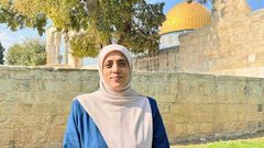 الاحتلال يصدر قراراً بمنع سفر المرابطة المقدسية خديجة خويص