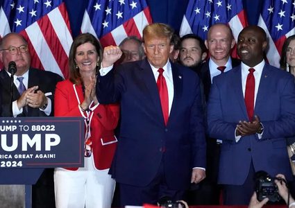 ترمب يواجه انتقادات بعد تصريحات أمام ناخبين من أصل إفريقي وبايدن يصفها بالمخزية