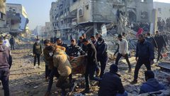 قصف مربع منازل بشارع الشيماء في بيت لاهيا أسفر عن عدد من الشهداء تحت  الركام