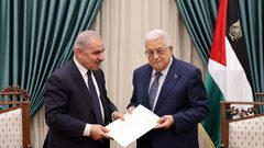 الرئيس يقبل استقالة حكومة اشتية