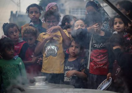 وفاة طفل بسبب نقص الغذاء في مستشفى الشفاء