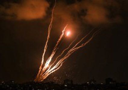 جيش الاحتلال يعلن إطلاق صفارات الإنذار من الصواريخ في عسقلان وبلدات غلاف غزة