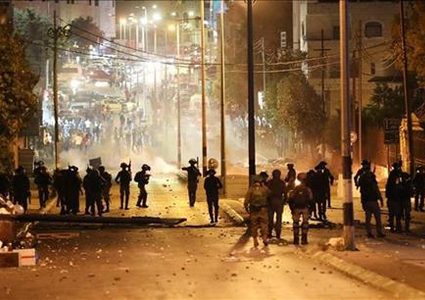 مواجهات مع الاحتلال في شعفاط وإغلاق عدة حواجز عسكرية