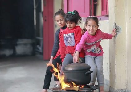 مواطنون حاصرتهم الحرب في مدينة غزة يفتقدون ما يبقيهم على قيد الحياة