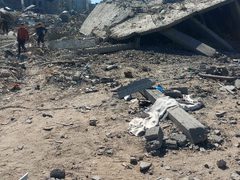 آثار الدمار في المنازل والشوارع والبنية التحية جراء توغل الاحتلال في حي الزيتون