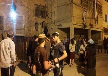 مستوطنون يهاجمون منازل المواطنين في جالود جنوب شرق نابلس